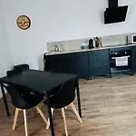 6 Pers à 15 Minutes D Angers * Corné