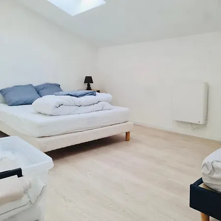 6 Pers A 15 Minutes D Angers アパート Corné