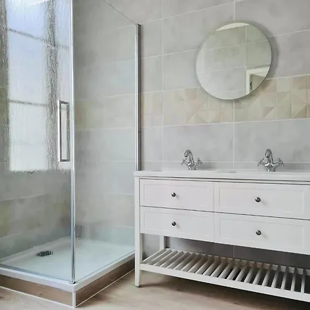 6 Pers A 15 Minutes D Angers アパート