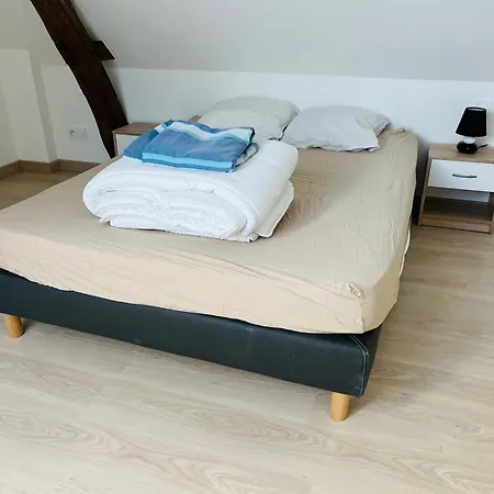 6 Pers A 15 Minutes D Angers Corné