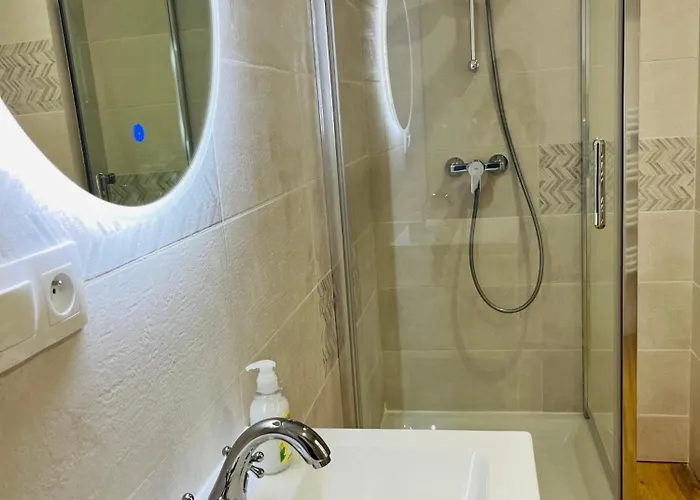 6 Pers A 15 Minutes D Angers