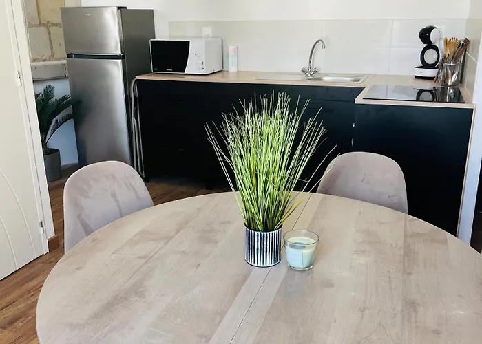 6 Pers A 15 Minutes D Angers *